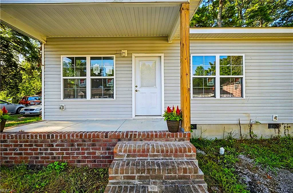 2133 Arizona Ave, Suffolk — photo