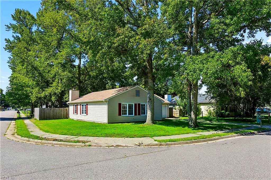 9 Westmont Dr, Hampton — photo