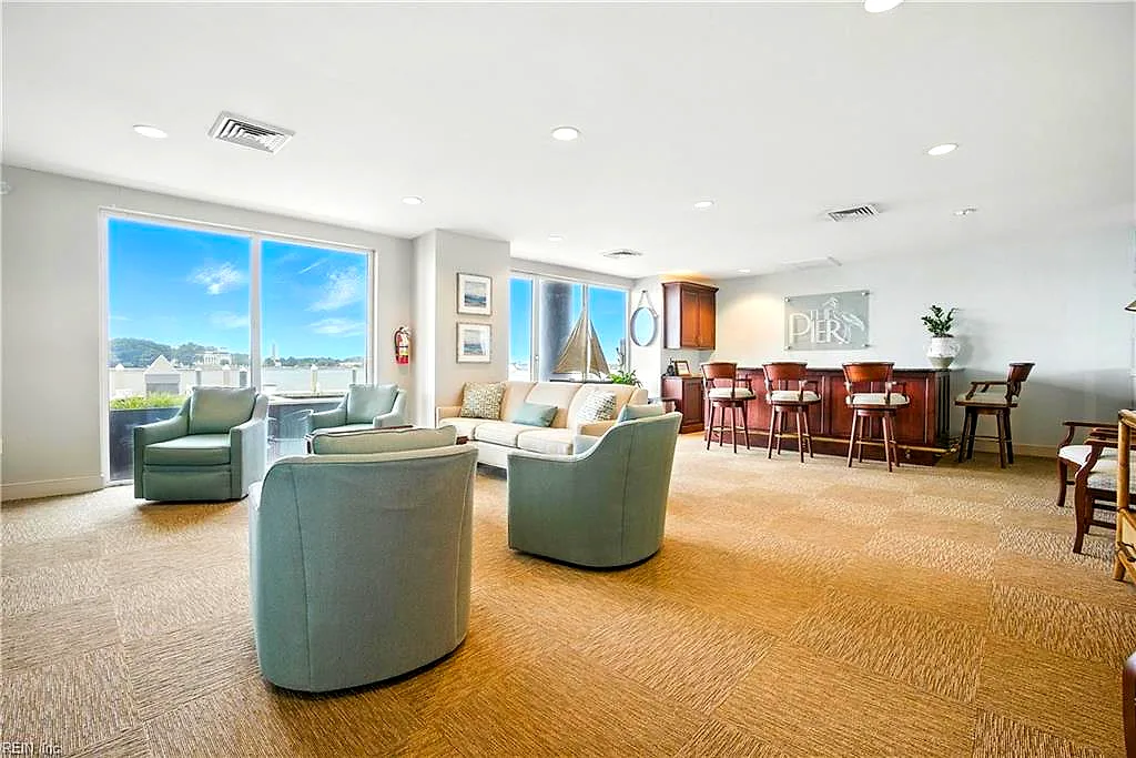 40 Rader St #413, Norfolk — photo