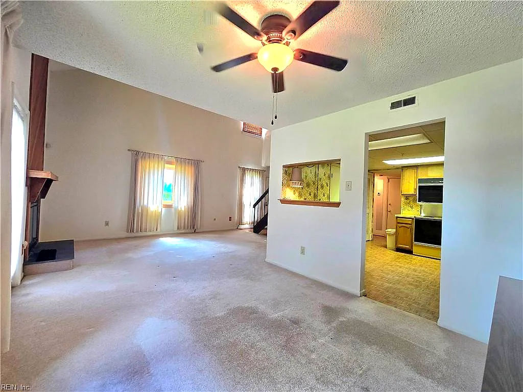 719 Lord Byron Dr, Virginia Beach — photo