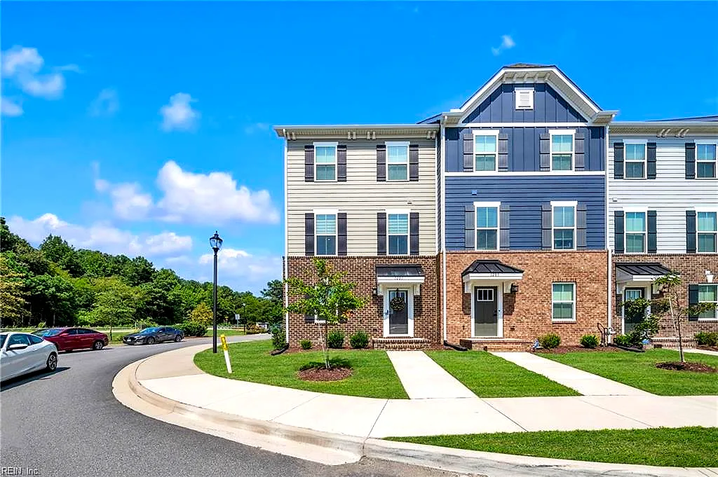 1201 Worden Way, Suffolk — photo