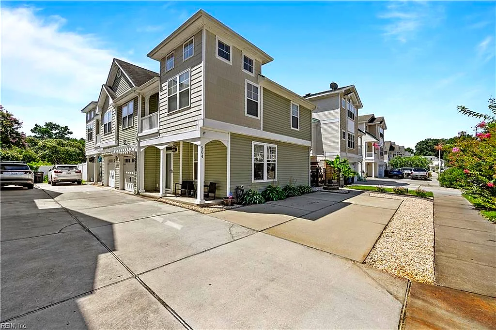904 12th ST, VIRGINIA BEACH VA 23451