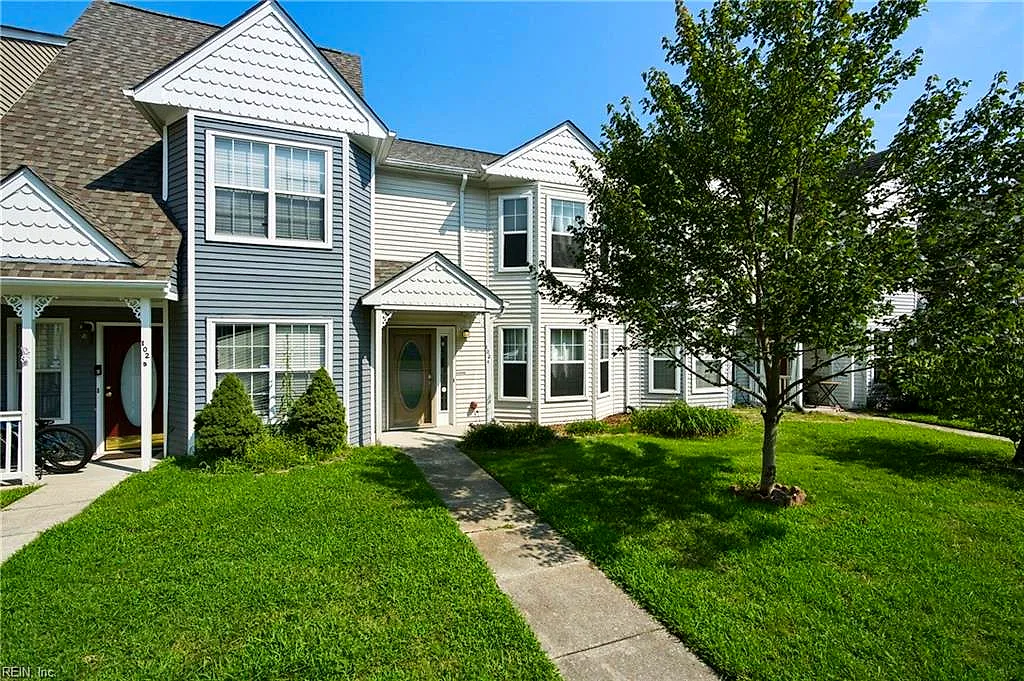 102 Heather Way #C, Yorktown — photo