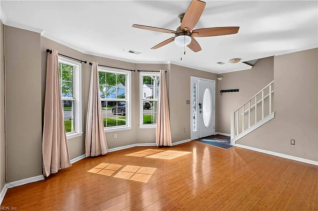 102 Heather Way #C, Yorktown — photo
