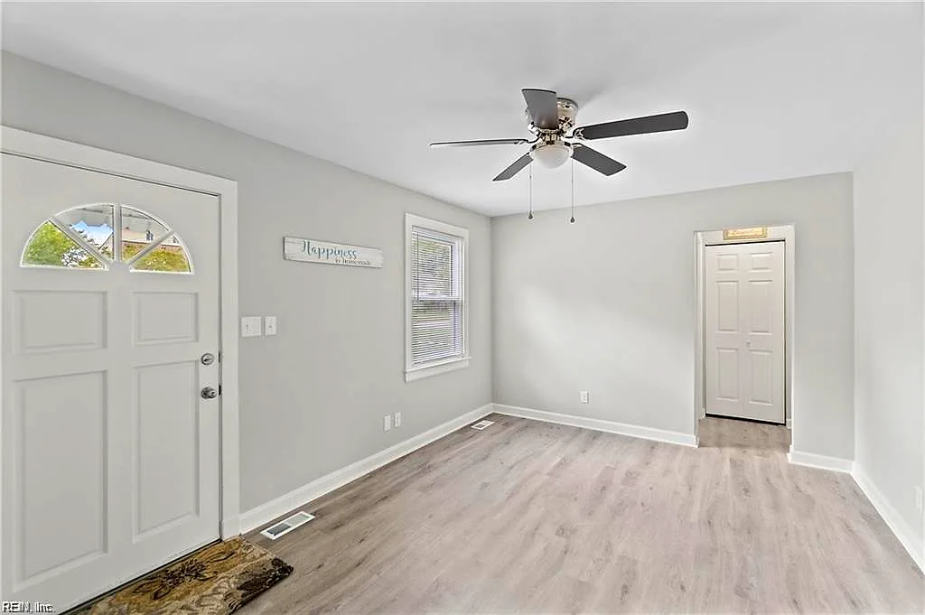 218 Beechwood Ave, Norfolk — photo