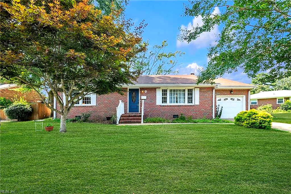 24 Sandra DR, NEWPORT NEWS VA 23608