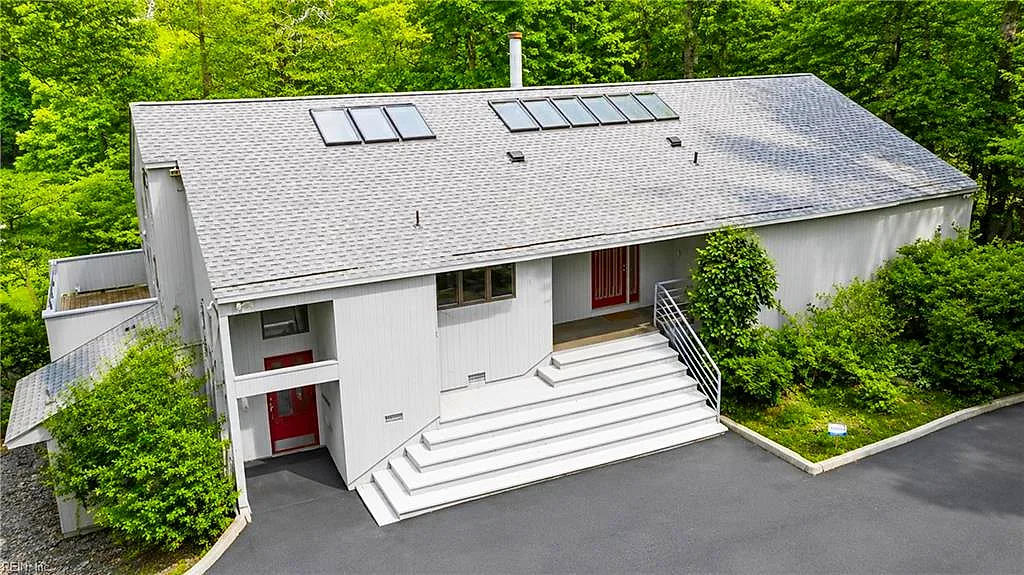 6617 Pocahontas Ln, Hayes — photo