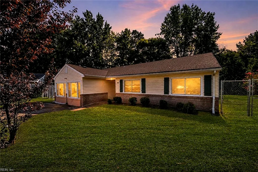 700 Saxon CT, CHESAPEAKE VA 23323