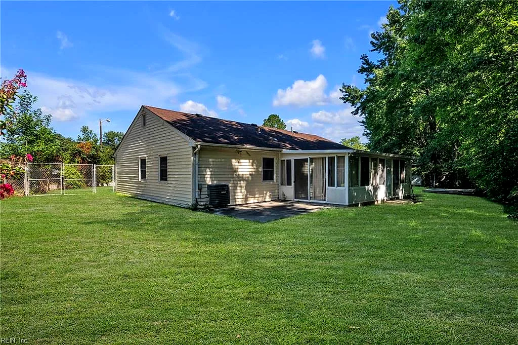 700 Saxon Ct, Chesapeake — photo