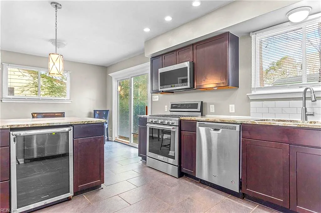 3220 Deer Park Dr, Virginia Beach — photo