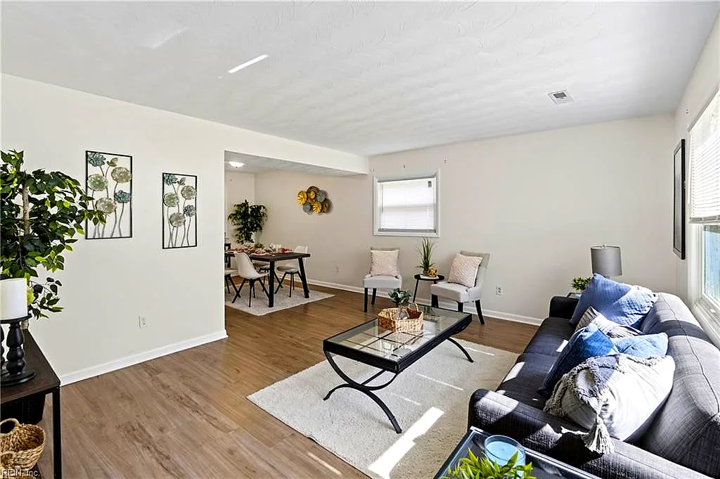 208 Lowden Hunt Dr, Hampton — photo