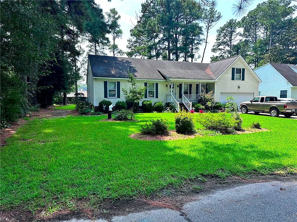 121 Causeway DR, CHESAPEAKE VA 23322