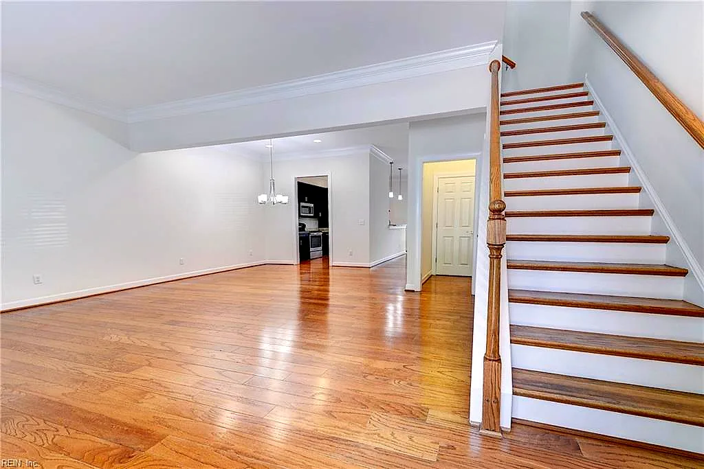 5422 Center St, Williamsburg — photo
