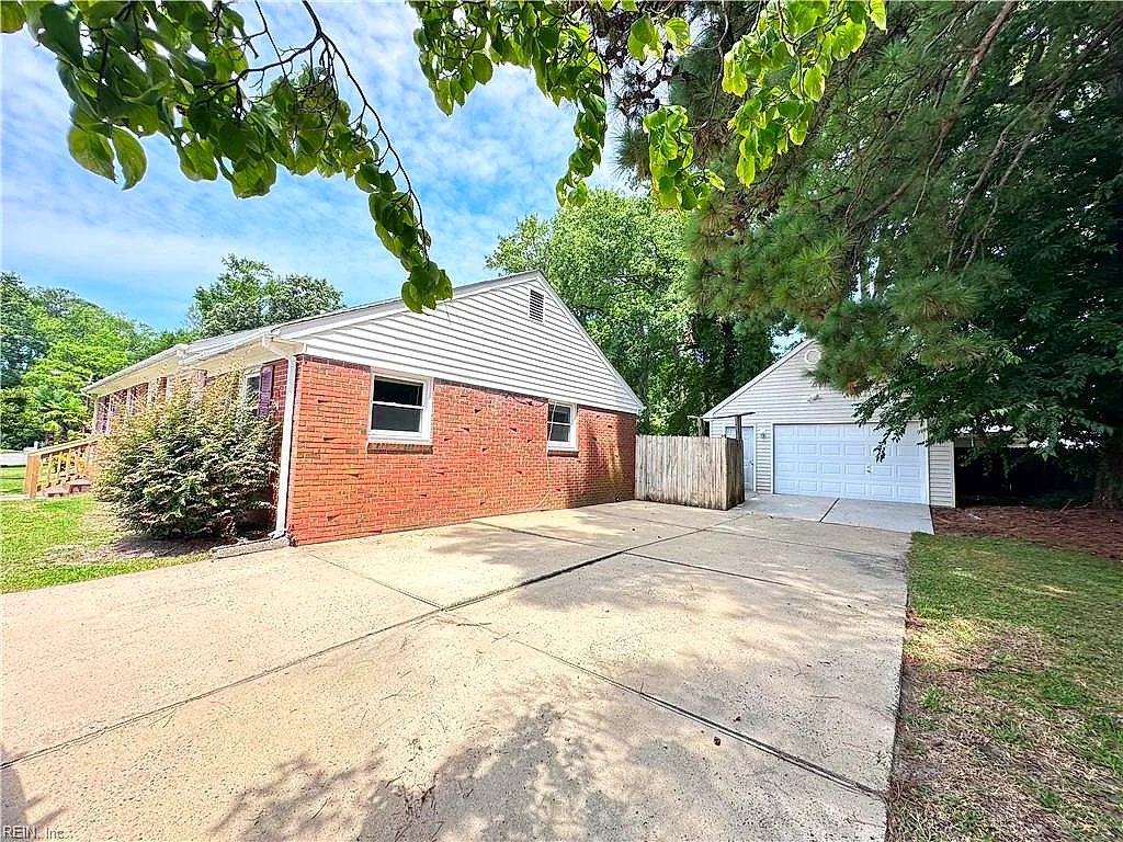 4636 Mallard Cres, Portsmouth — photo