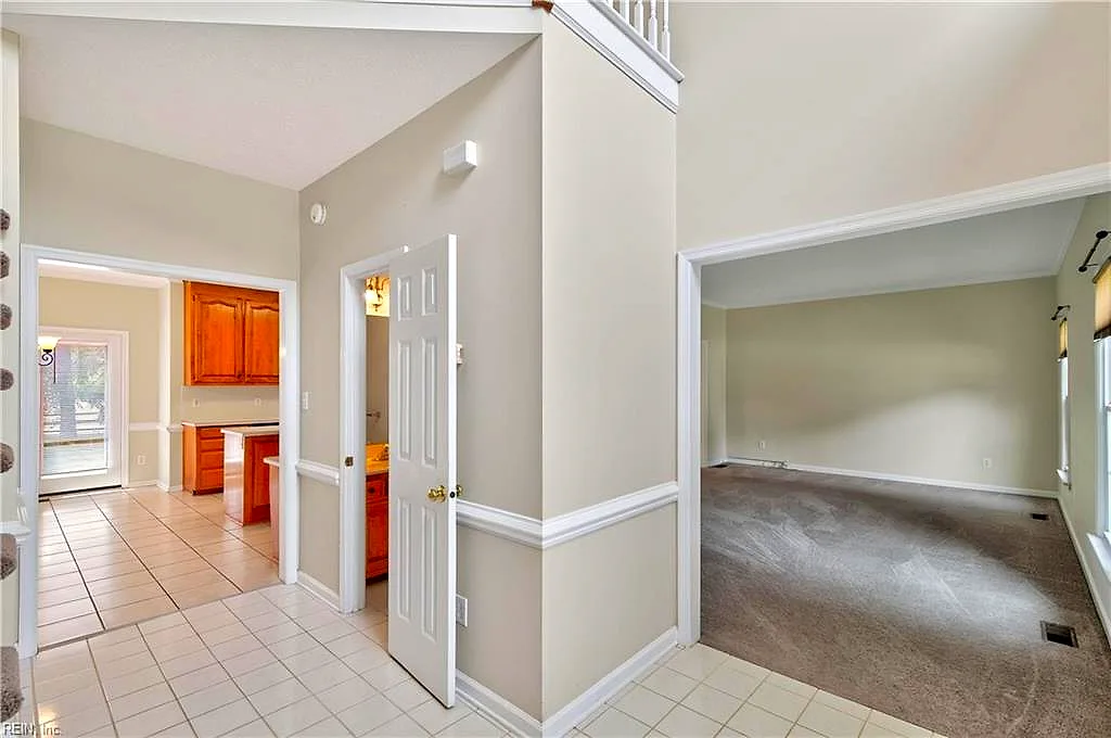 102 Melvins End St, Yorktown — photo