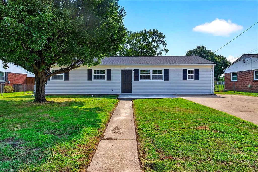 1922 Beall DR, HAMPTON VA 23663