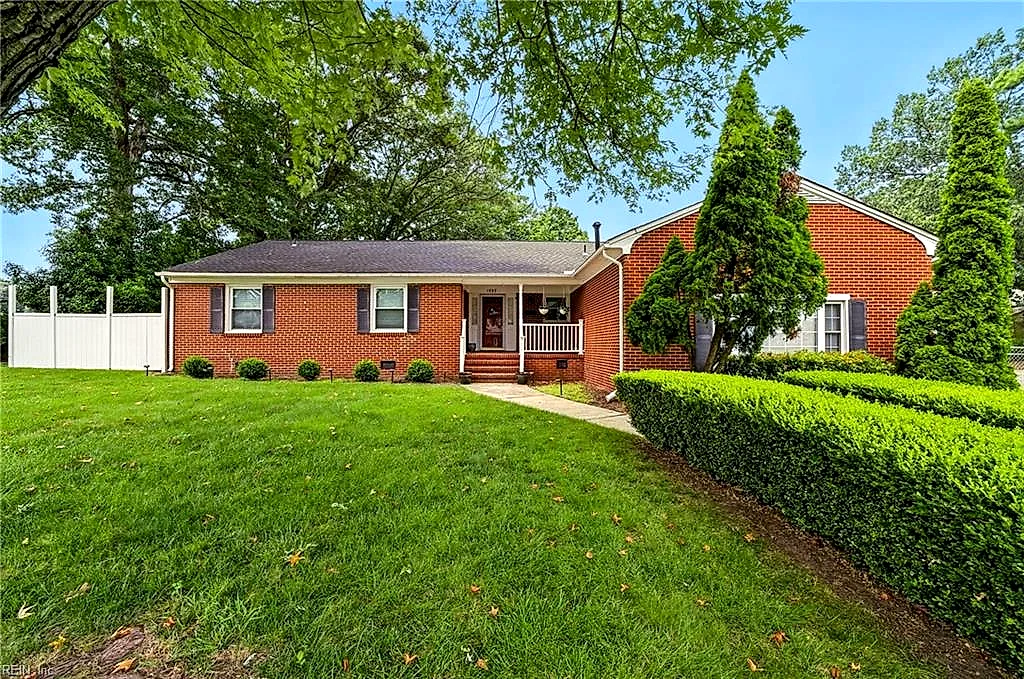 1757 Lafayette Dr, Hampton — photo