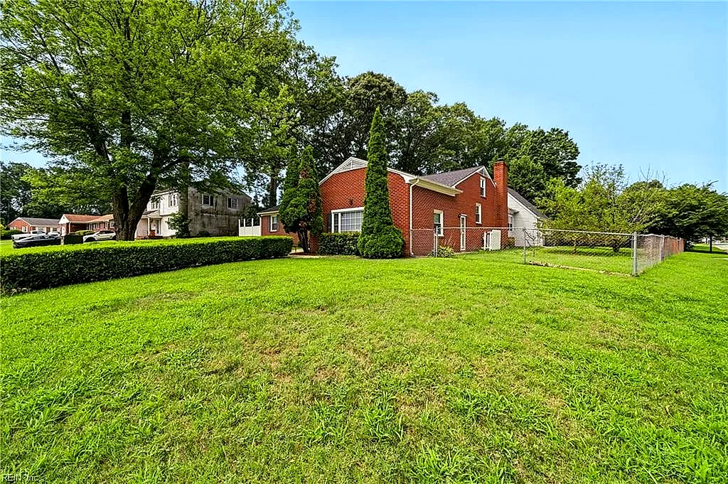 1757 Lafayette Dr, Hampton — photo