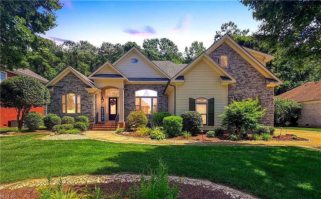 917 Redleafe CIR, CHESAPEAKE VA 23320