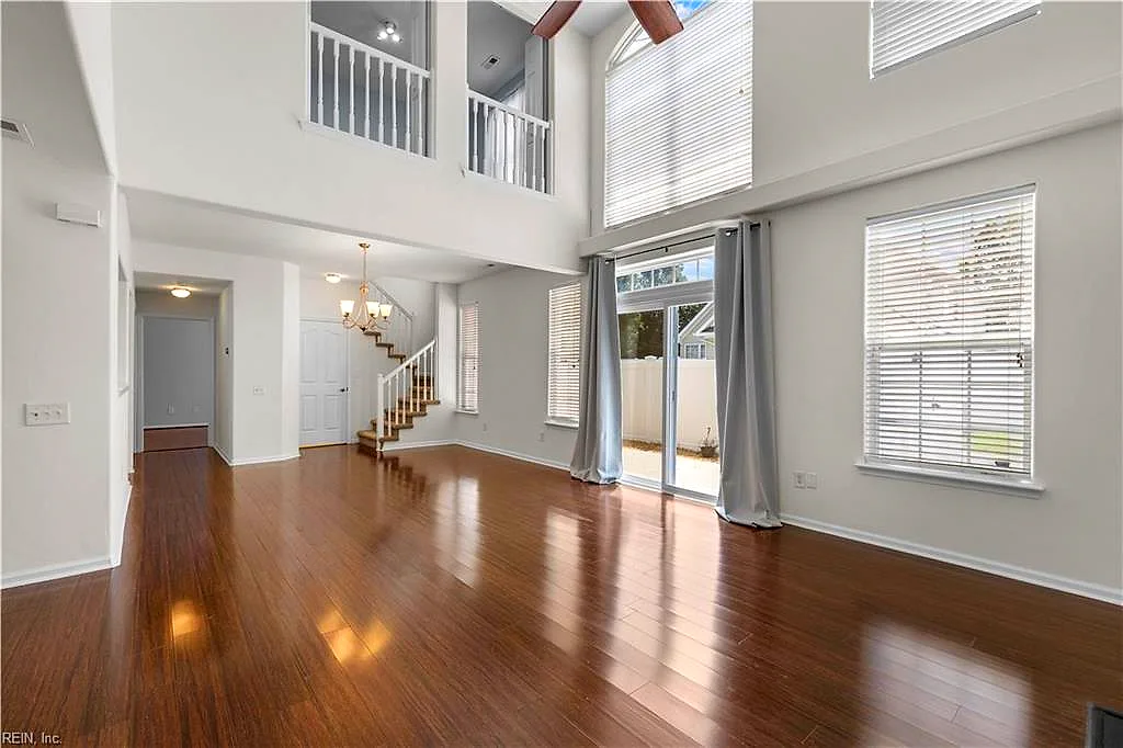 858 Point Way #Ste, Virginia Beach — photo