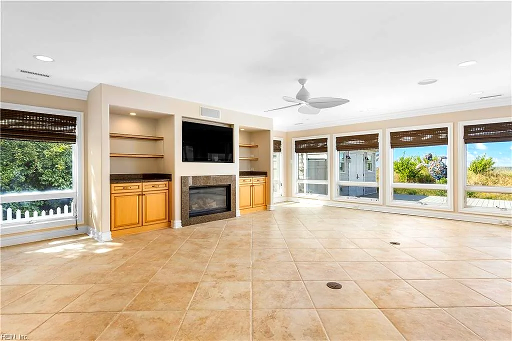 882 W Ocean View Ave, Norfolk — photo