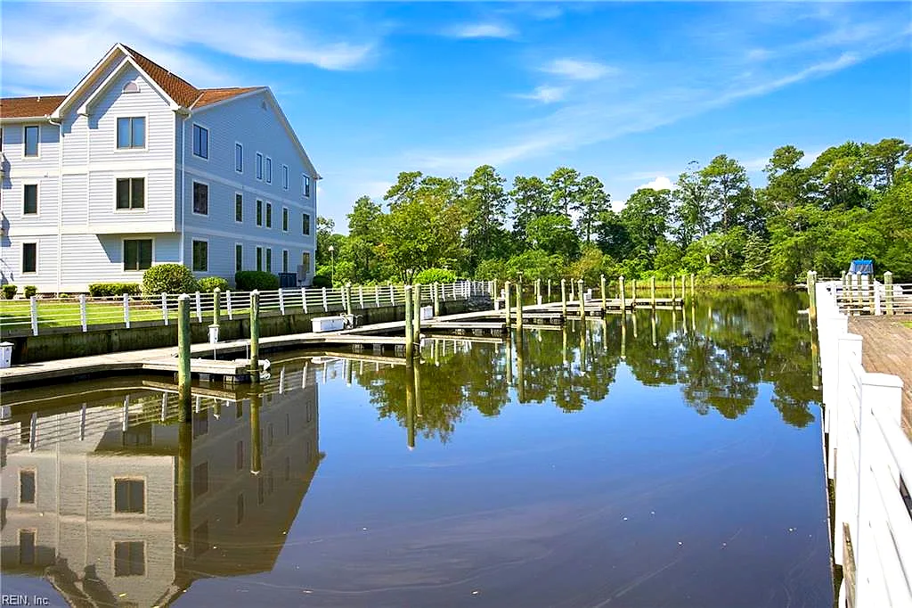 5 Harbor Watch Dr NONE #413, CHESAPEAKE VA 23320