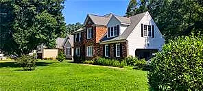 110 Liberty Dr, Yorktown — photo