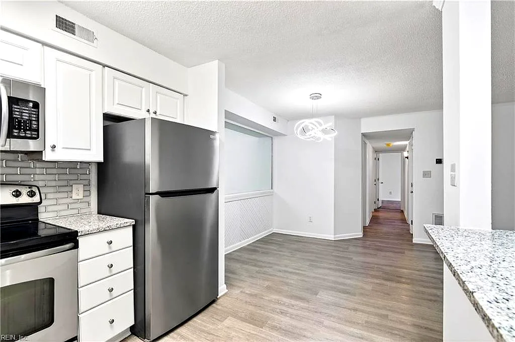 149 Windsor Castle Dr #E, Newport News — photo