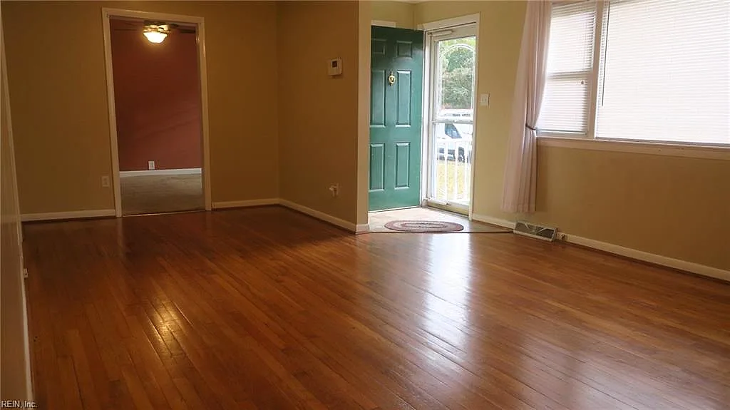 215 Clemwood Pw, Hampton — photo