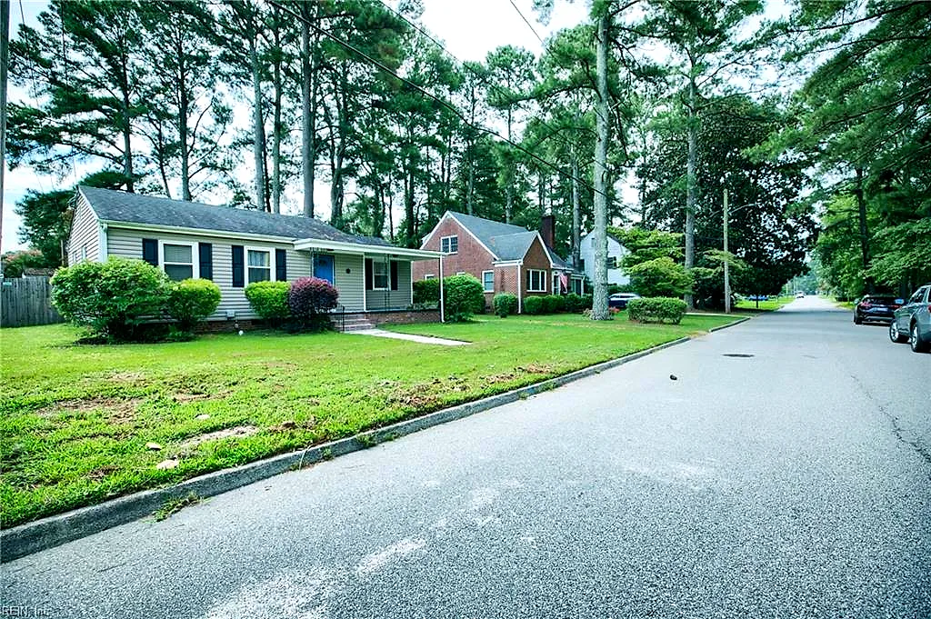 202 Military Rd, Suffolk — photo
