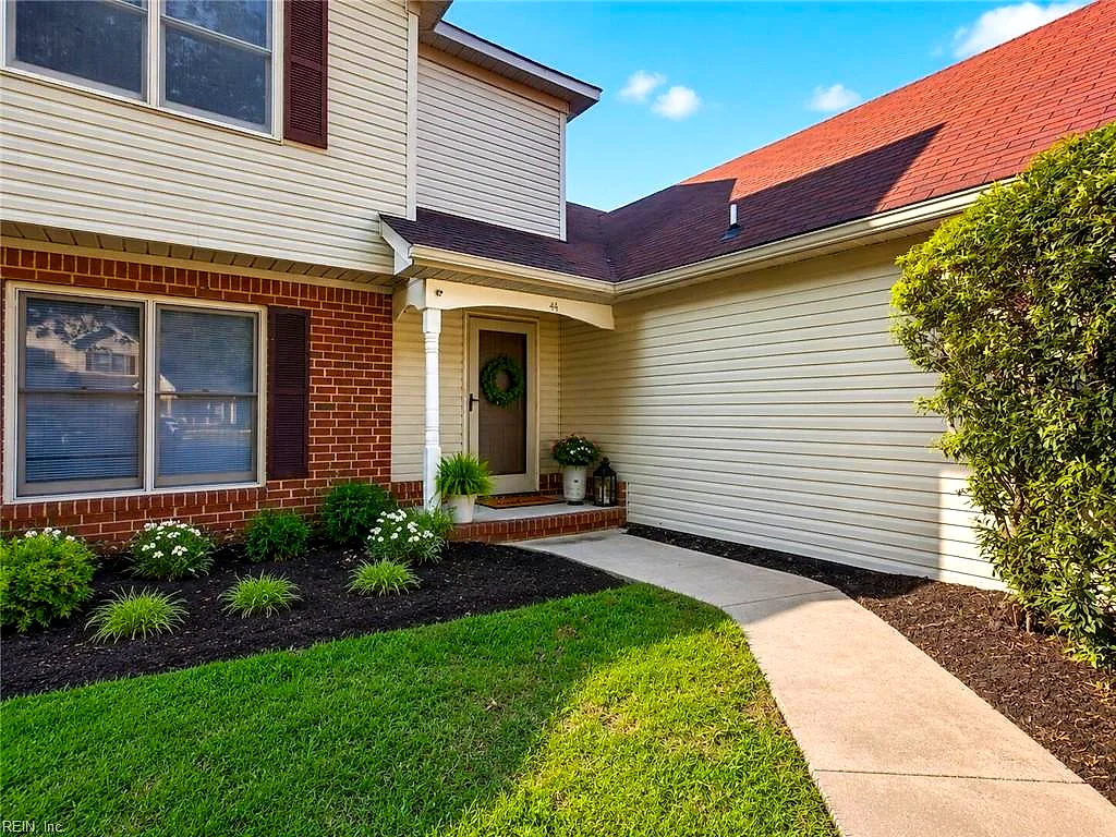 44 Ridge Wood DR, HAMPTON VA 23666