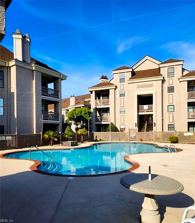 405 Harbour Point Pt ##305, Virginia Beach — photo