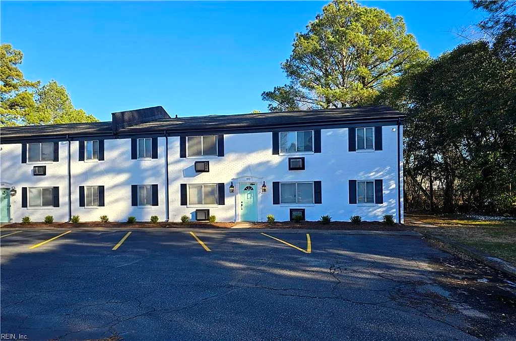 410 Bosley Ave #C, Suffolk — photo