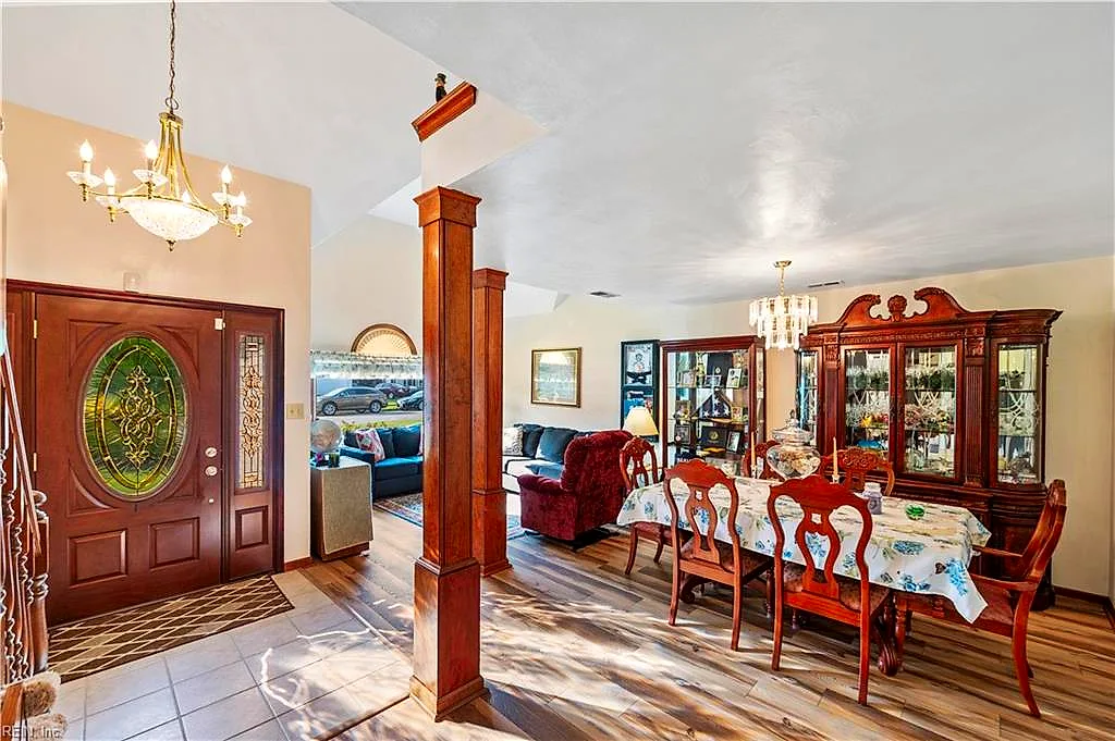 2061 Silver Lake Dr, Virginia Beach — photo