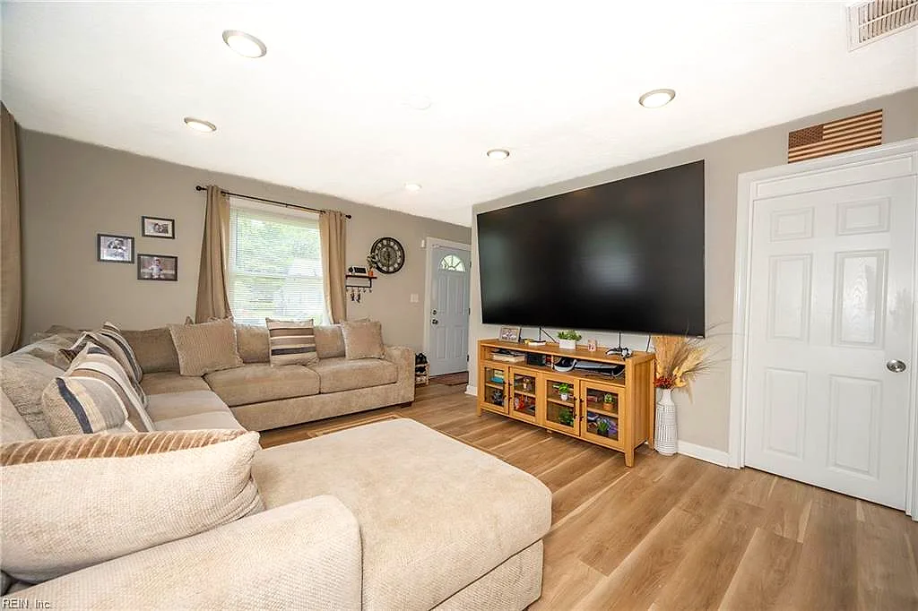 3517 Pamlico Cir, Norfolk — photo