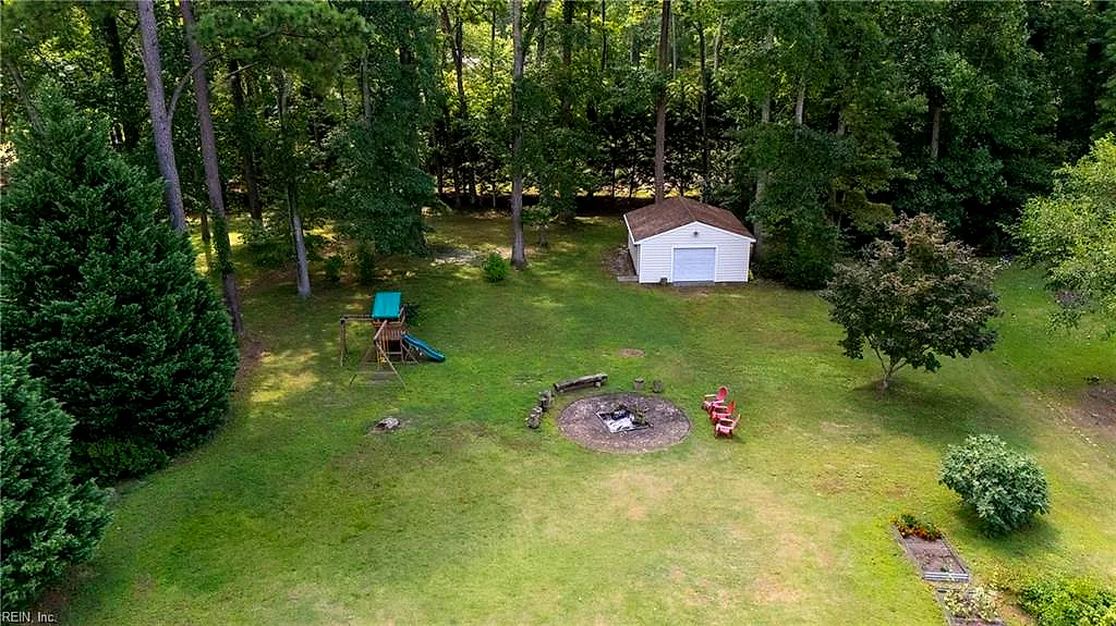 209 Oak Point Dr, Yorktown — photo