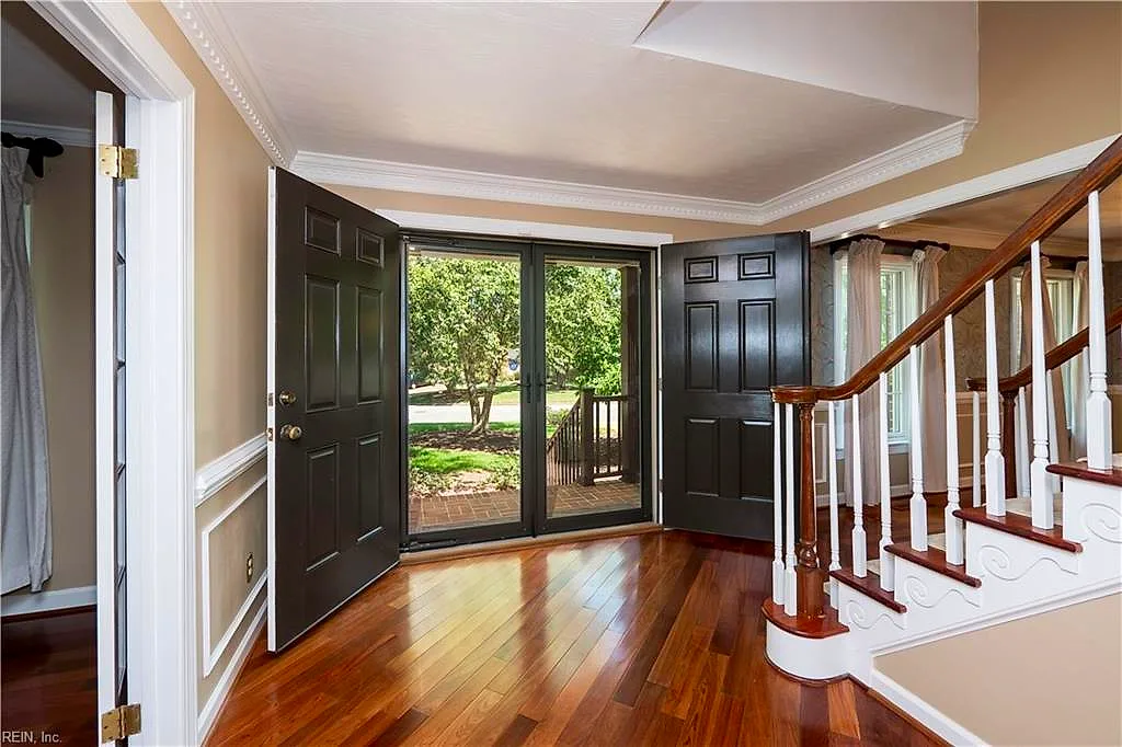 1213 Hartford Dr, Virginia Beach — photo