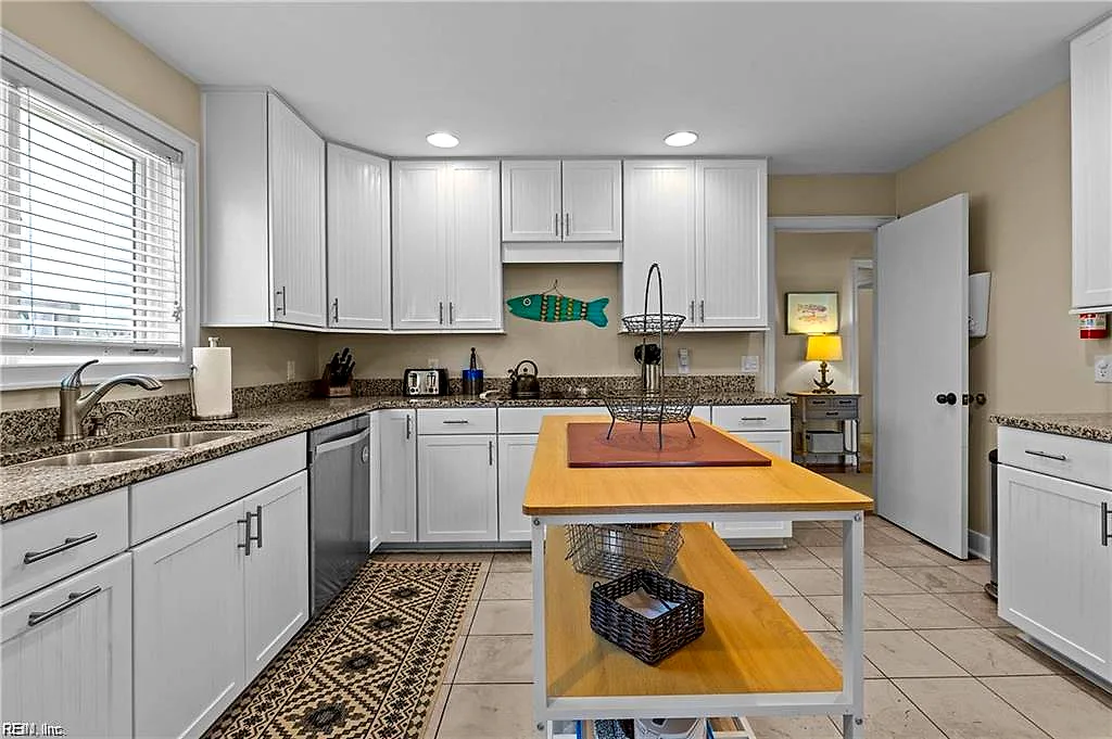 6506 Ocean Front Ave #A, Virginia Beach — photo