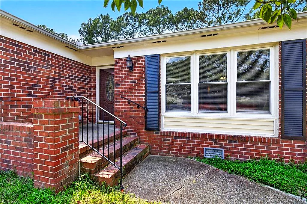 419 Dunham Massie Dr, Hampton — photo