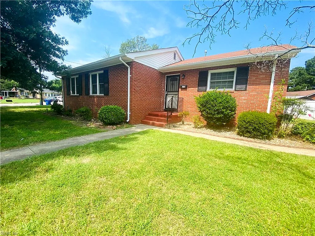 1102 CAVALIER BLVD, PORTSMOUTH VA 23701