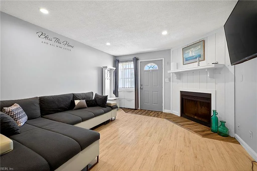245 W Ocean View AVE #102, NORFOLK VA 23503