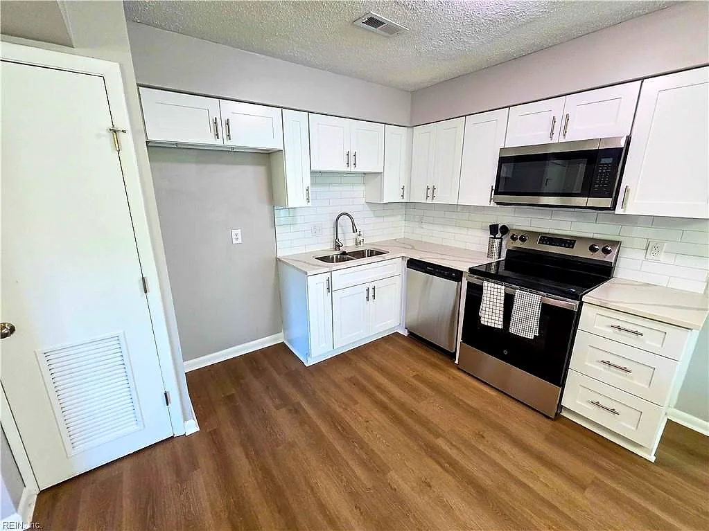 1006 Barnacle Ct, Virginia Beach — photo