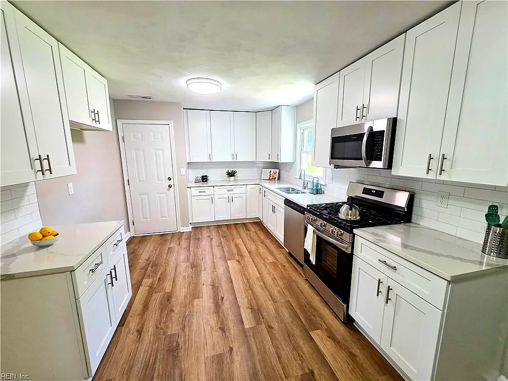 1425 Sunset Dr, Norfolk — photo