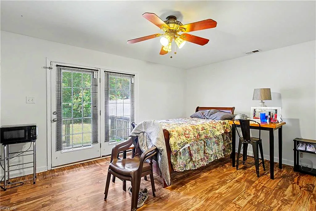 2380 Azalea Garden Rd, Norfolk — photo