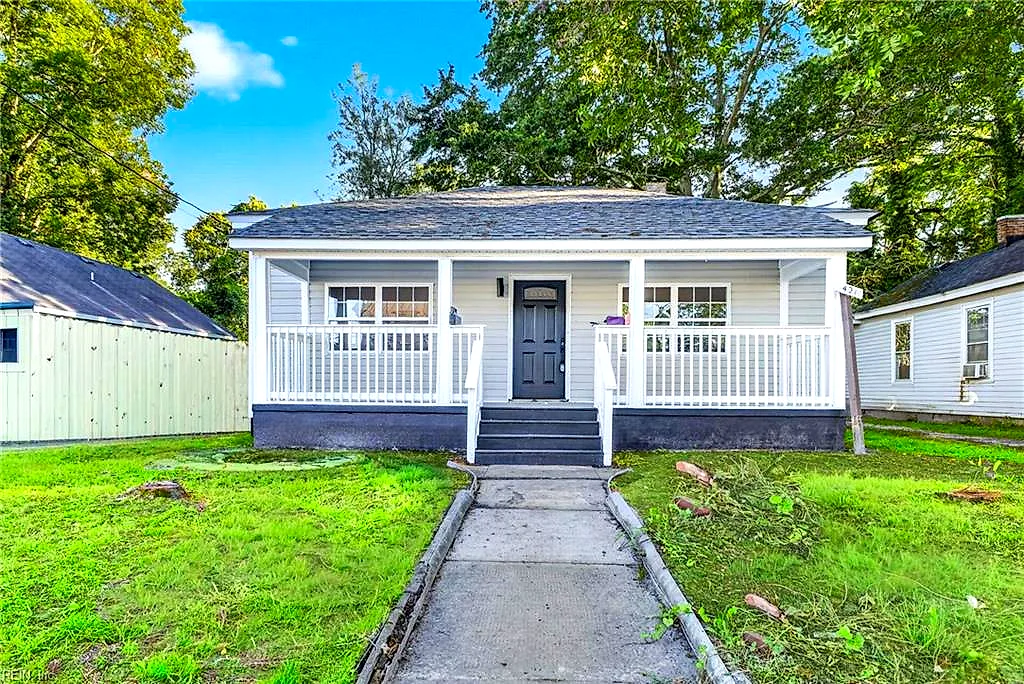 421 Jackson ST, SUFFOLK VA 23434