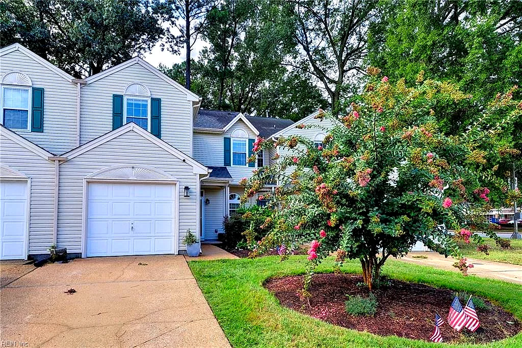 1369 Lake DR, NEWPORT NEWS VA 23602