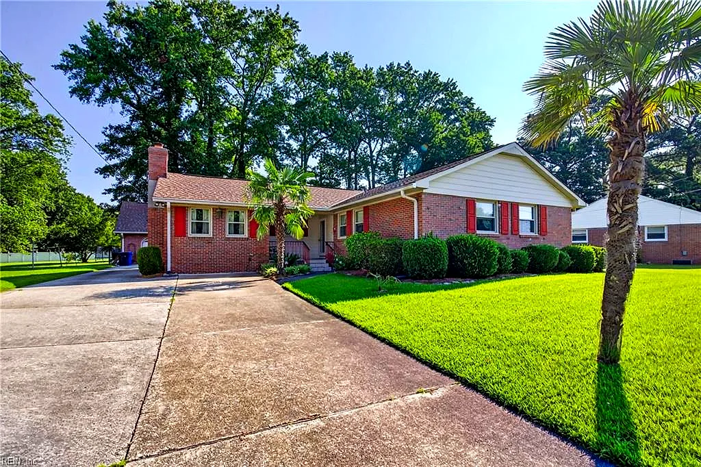 4704 Hunters Point DR, PORTSMOUTH VA 23703