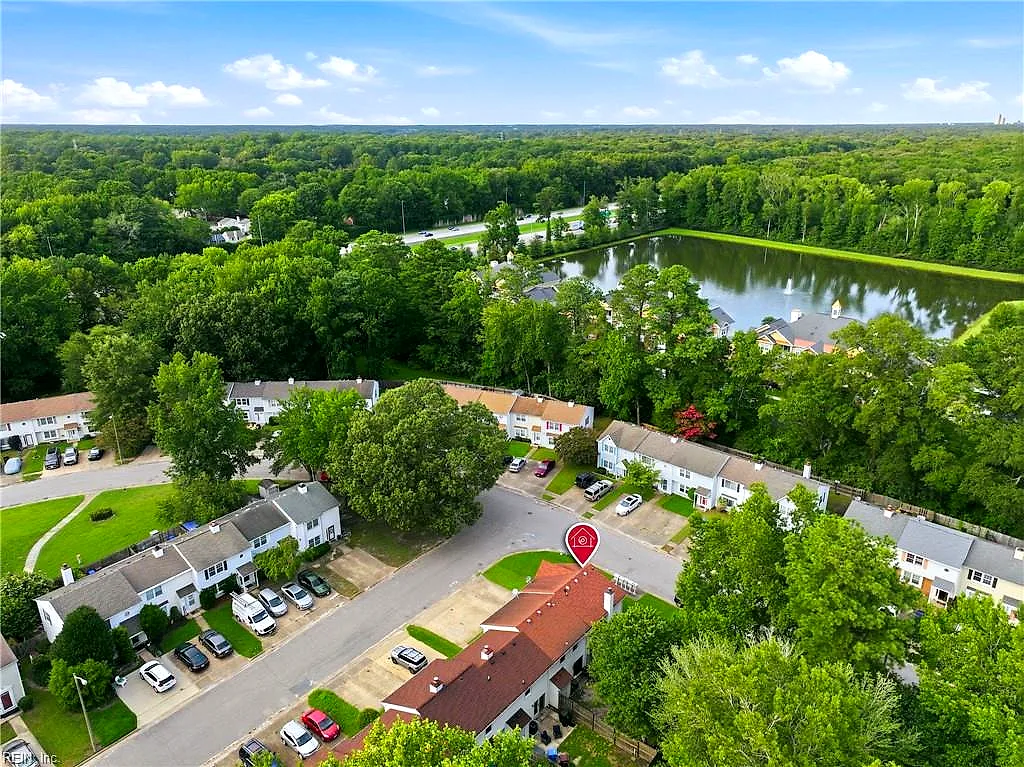 1923 Devonwood Cmn, Chesapeake — photo