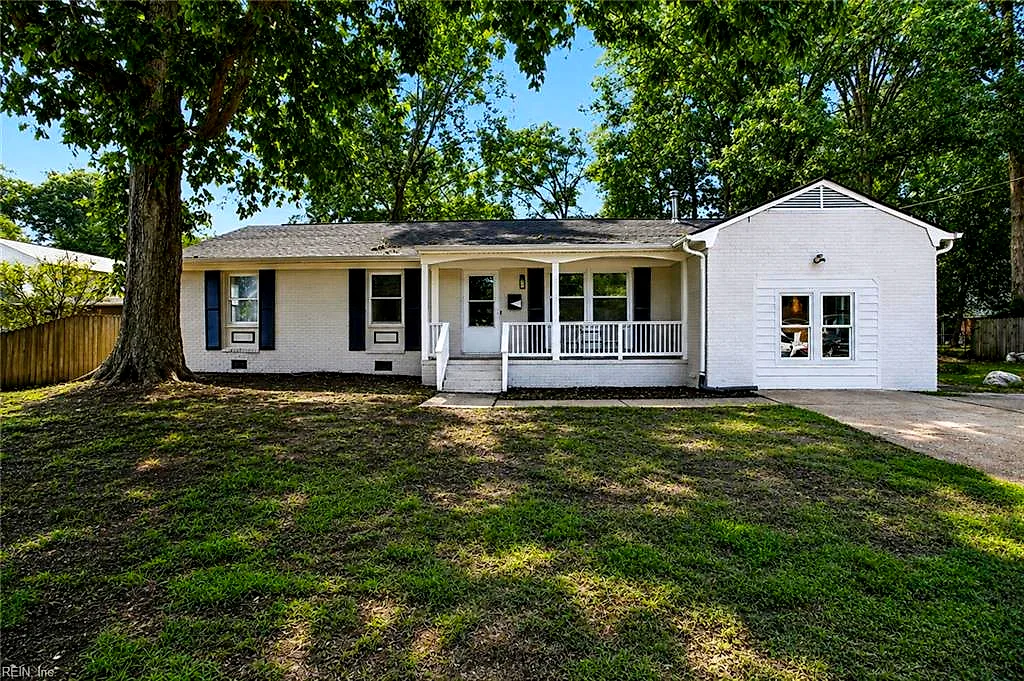 166 Beechmont DR, NEWPORT NEWS VA 23608