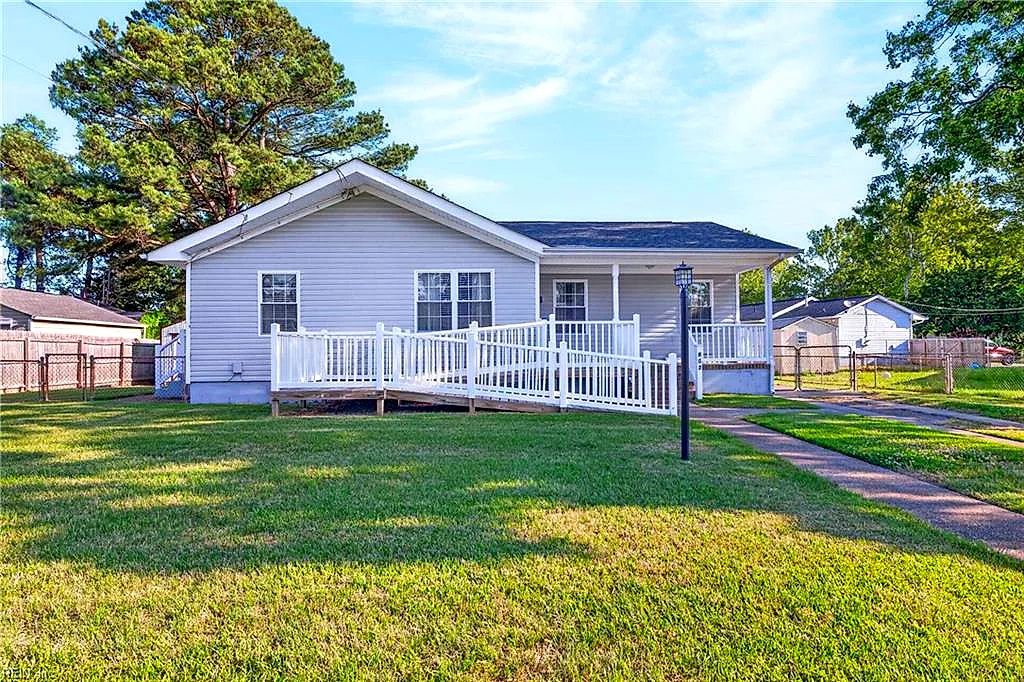 802 Hancock AVE, PORTSMOUTH VA 23701